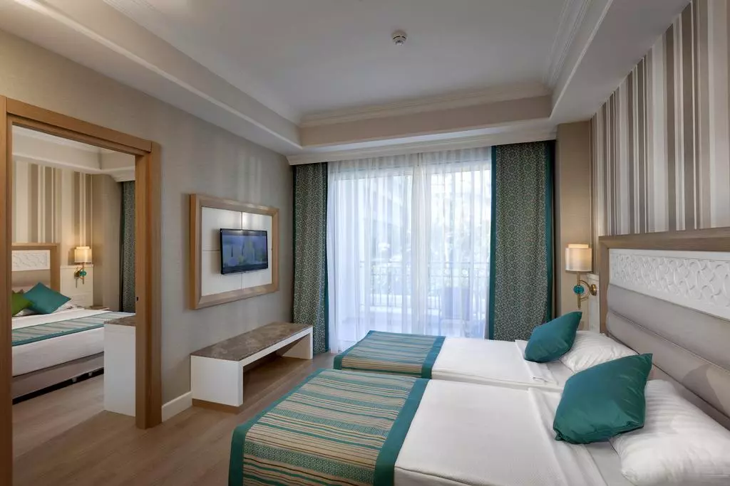 KARMIR RESORT